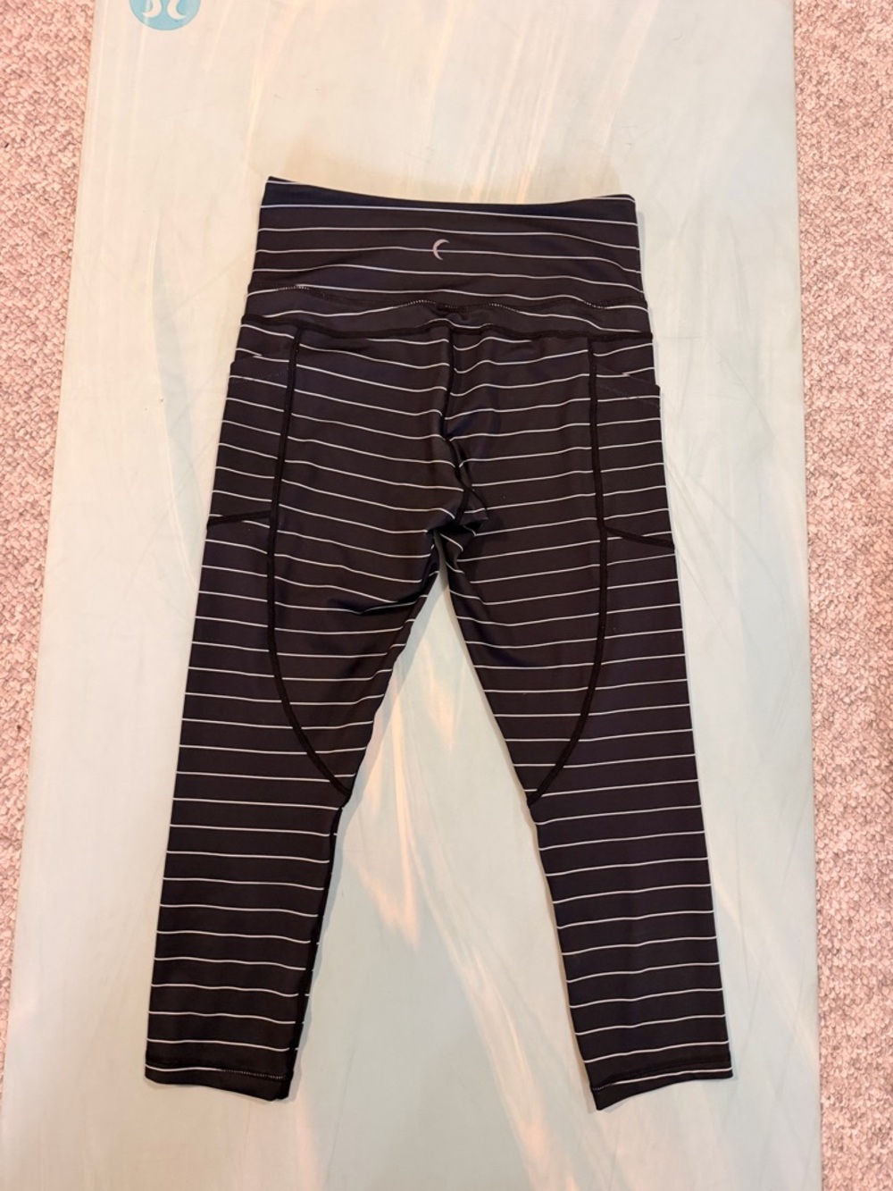 Lot of 2 Zyia Camo and Black Striped Active Leggings - excellent shape! - Picture 11 of 14